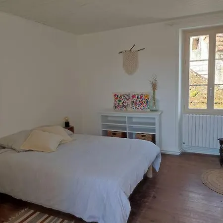 Maison Perigourdine A Lascaux مونتيناك