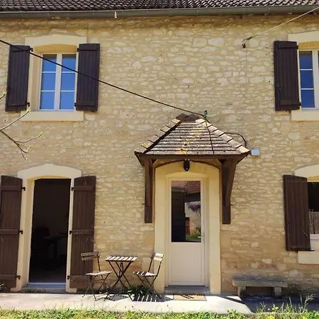 Maison Perigourdine A Lascaux بيت للعطل *